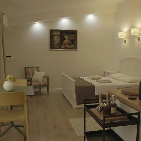 City Class Bed & Breakfast