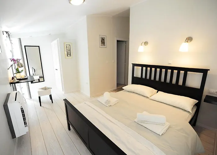 City Class Bed & Breakfast